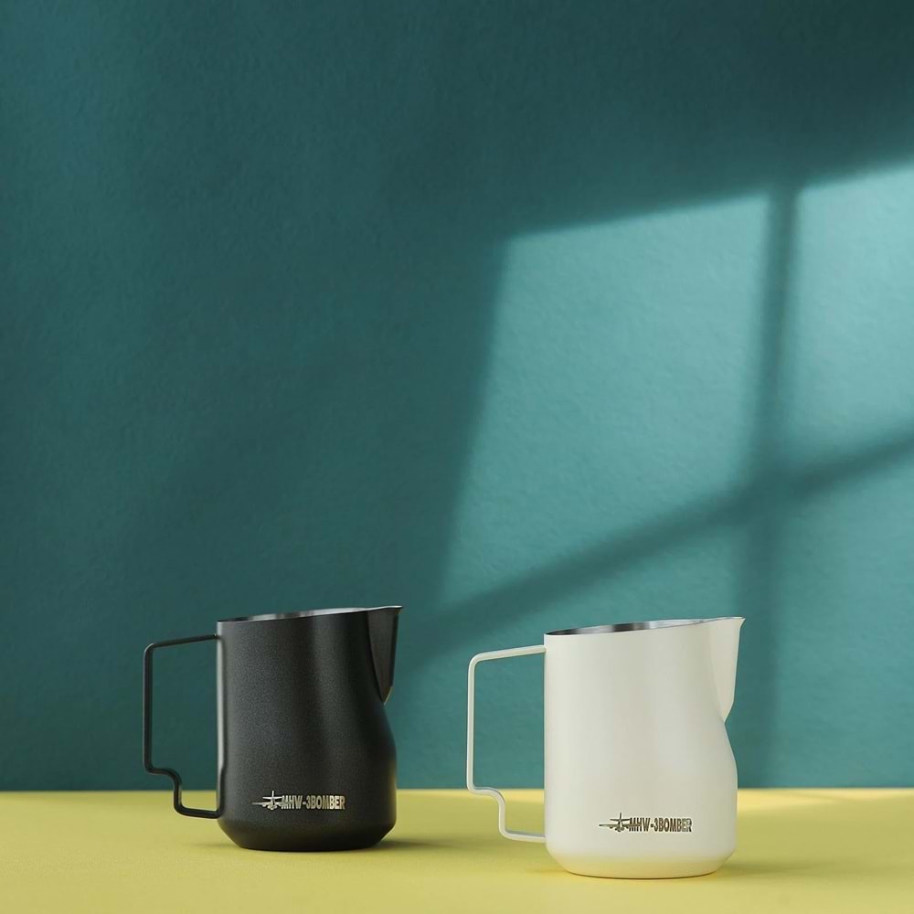 3Bomber Turbo Süt Potu - 520 ml Pitcher Off White